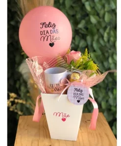 Cesta Dia Das Mães Caneca e Arranjo de Rosa
