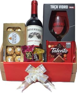 Cesta De Presente Namorados Com Vinho, Chocolates E Taça Te Amo